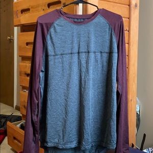 American Eagle Long Sleeve Flex T-Shirt